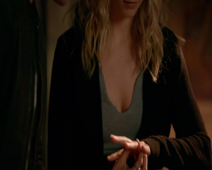 VampireDiaries-dot-nl_VampireDiaries-8x06DetouredOnSomeRandomBackwoodsPathToHell1986.jpg