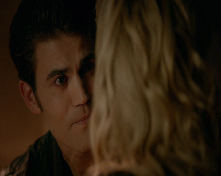 VampireDiaries-dot-nl_VampireDiaries-8x06DetouredOnSomeRandomBackwoodsPathToHell2053.jpg