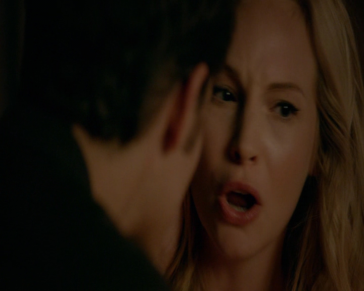 VampireDiaries-dot-nl_VampireDiaries-8x06DetouredOnSomeRandomBackwoodsPathToHell2054.jpg