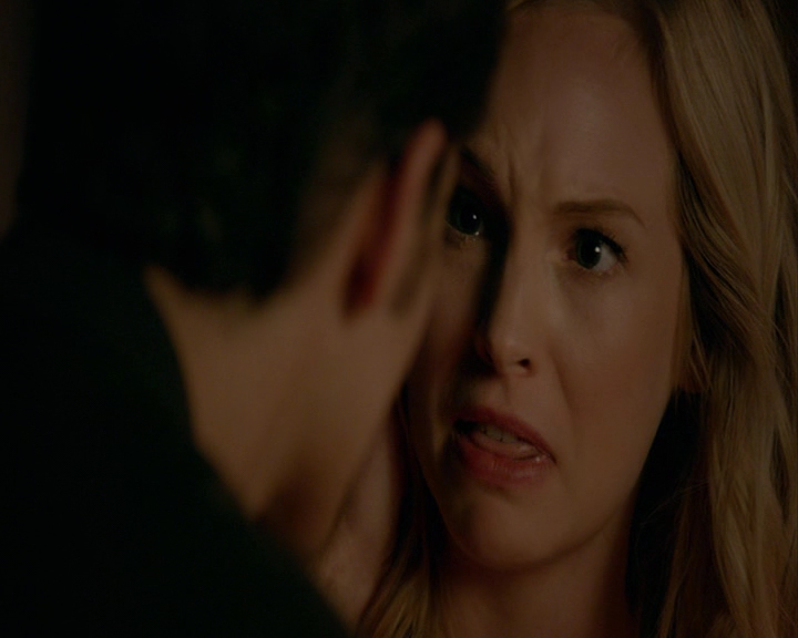 VampireDiaries-dot-nl_VampireDiaries-8x06DetouredOnSomeRandomBackwoodsPathToHell2055.jpg