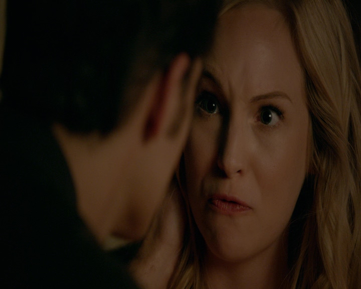 VampireDiaries-dot-nl_VampireDiaries-8x06DetouredOnSomeRandomBackwoodsPathToHell2059.jpg