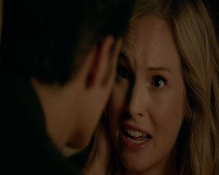 VampireDiaries-dot-nl_VampireDiaries-8x06DetouredOnSomeRandomBackwoodsPathToHell2062.jpg