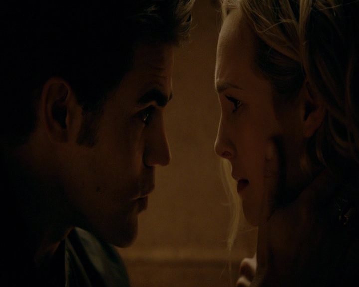 VampireDiaries-dot-nl_VampireDiaries-8x06DetouredOnSomeRandomBackwoodsPathToHell2079.jpg