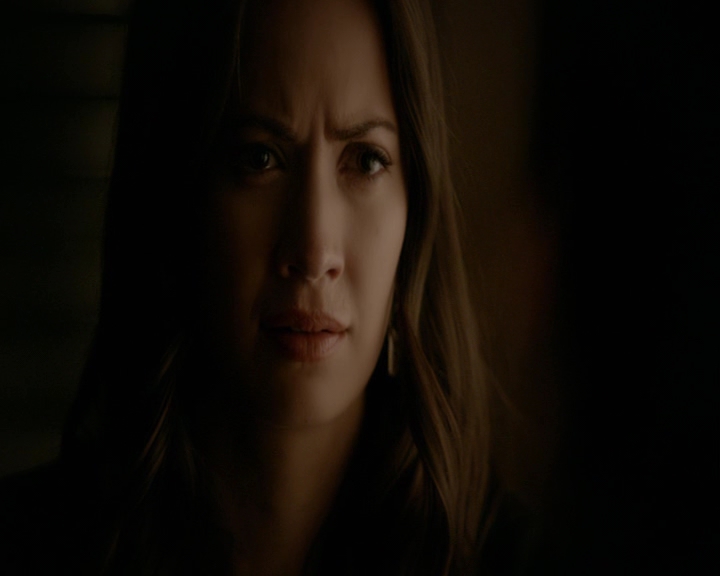 VampireDiaries-dot-nl_VampireDiaries-8x06DetouredOnSomeRandomBackwoodsPathToHell2114.jpg
