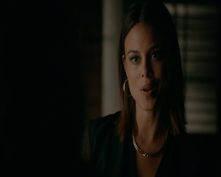 VampireDiaries-dot-nl_VampireDiaries-8x06DetouredOnSomeRandomBackwoodsPathToHell2126.jpg