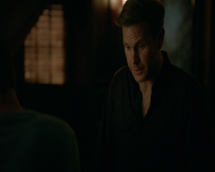 VampireDiaries-dot-nl_VampireDiaries-8x06DetouredOnSomeRandomBackwoodsPathToHell2190.jpg