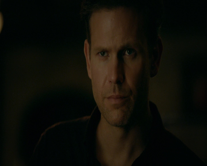 VampireDiaries-dot-nl_VampireDiaries-8x06DetouredOnSomeRandomBackwoodsPathToHell2243.jpg