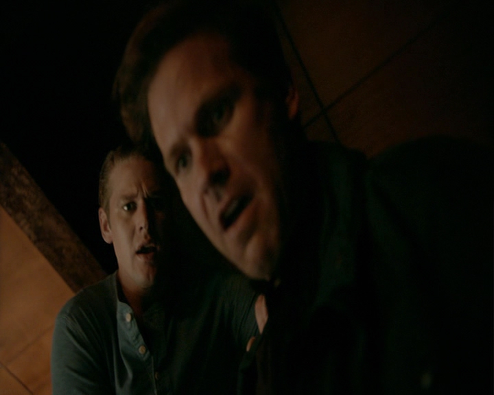 VampireDiaries-dot-nl_VampireDiaries-8x06DetouredOnSomeRandomBackwoodsPathToHell2319.jpg