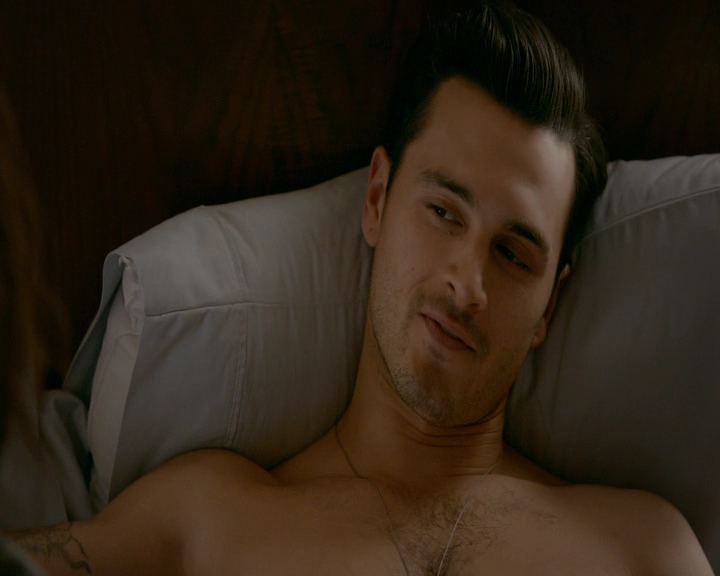 VampireDiaries-dot-nl_VVampireDiaries-dot-nl_VampireDiaries-8x07TheNextTimeIHurtSomebodyItCouldBeYou0249.jpg