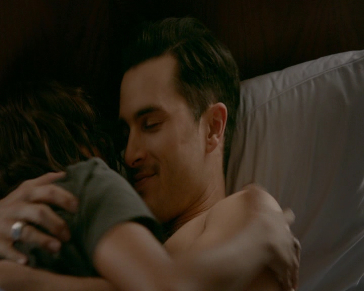 VampireDiaries-dot-nl_VVampireDiaries-dot-nl_VampireDiaries-8x07TheNextTimeIHurtSomebodyItCouldBeYou0258.jpg