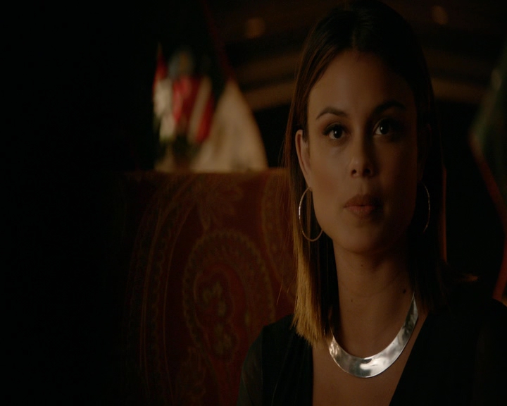 VampireDiaries-dot-nl_VVampireDiaries-dot-nl_VampireDiaries-8x07TheNextTimeIHurtSomebodyItCouldBeYou0353.jpg
