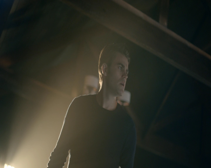 VampireDiaries-dot-nl_VVampireDiaries-dot-nl_VampireDiaries-8x07TheNextTimeIHurtSomebodyItCouldBeYou0474.jpg