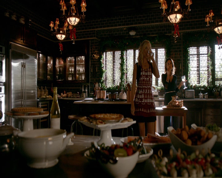 VampireDiaries-dot-nl_VVampireDiaries-dot-nl_VampireDiaries-8x07TheNextTimeIHurtSomebodyItCouldBeYou0602.jpg