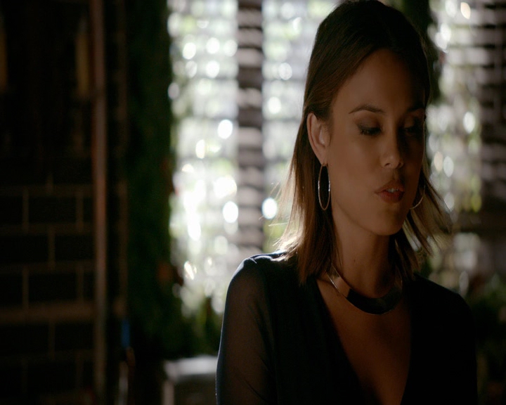 VampireDiaries-dot-nl_VVampireDiaries-dot-nl_VampireDiaries-8x07TheNextTimeIHurtSomebodyItCouldBeYou0615.jpg