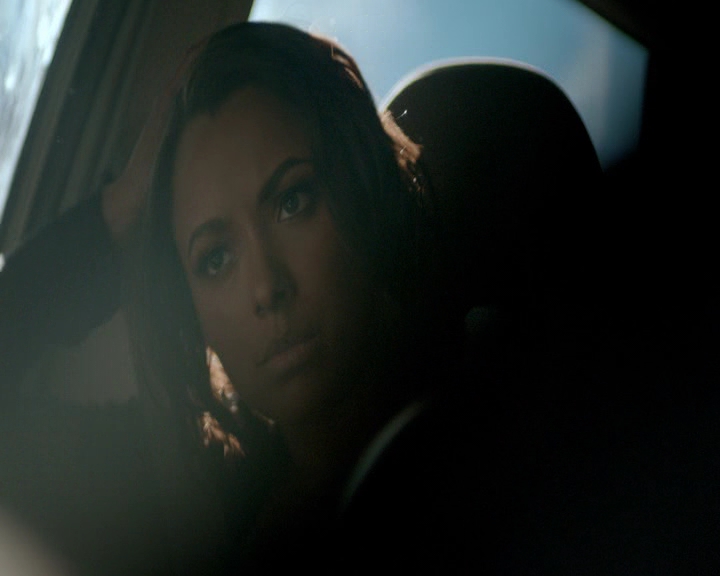 VampireDiaries-dot-nl_VVampireDiaries-dot-nl_VampireDiaries-8x07TheNextTimeIHurtSomebodyItCouldBeYou0661.jpg