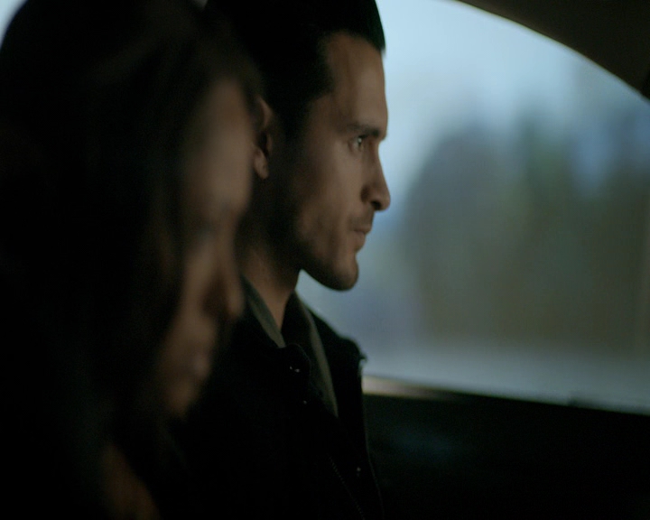 VampireDiaries-dot-nl_VVampireDiaries-dot-nl_VampireDiaries-8x07TheNextTimeIHurtSomebodyItCouldBeYou0665.jpg
