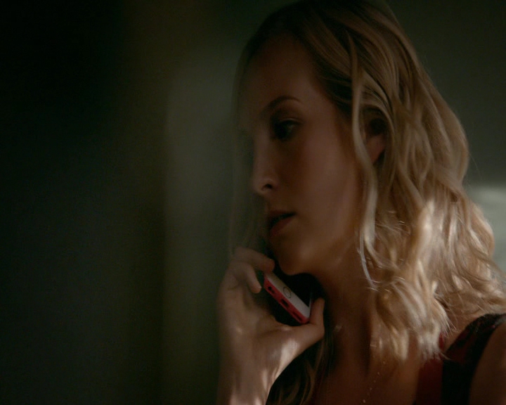 VampireDiaries-dot-nl_VVampireDiaries-dot-nl_VampireDiaries-8x07TheNextTimeIHurtSomebodyItCouldBeYou0666.jpg
