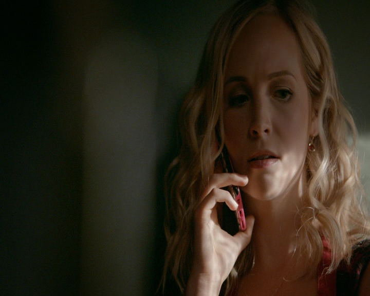 VampireDiaries-dot-nl_VVampireDiaries-dot-nl_VampireDiaries-8x07TheNextTimeIHurtSomebodyItCouldBeYou0667.jpg