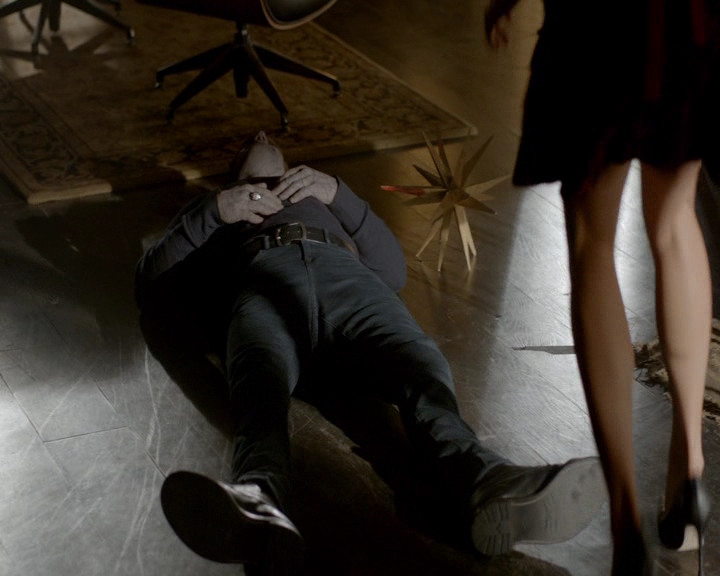VampireDiaries-dot-nl_VVampireDiaries-dot-nl_VampireDiaries-8x07TheNextTimeIHurtSomebodyItCouldBeYou0680.jpg