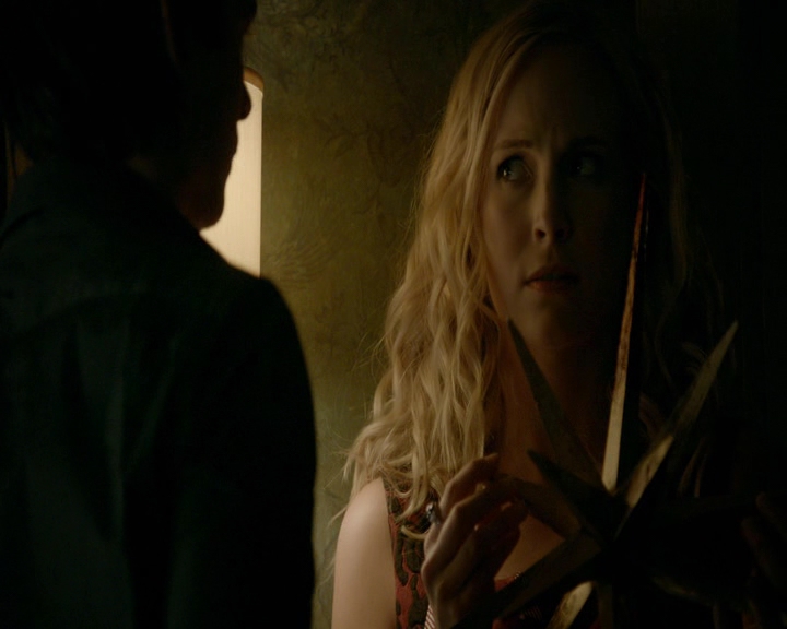 VampireDiaries-dot-nl_VVampireDiaries-dot-nl_VampireDiaries-8x07TheNextTimeIHurtSomebodyItCouldBeYou0734.jpg