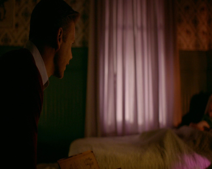 VampireDiaries-dot-nl_VVampireDiaries-dot-nl_VampireDiaries-8x07TheNextTimeIHurtSomebodyItCouldBeYou0748.jpg