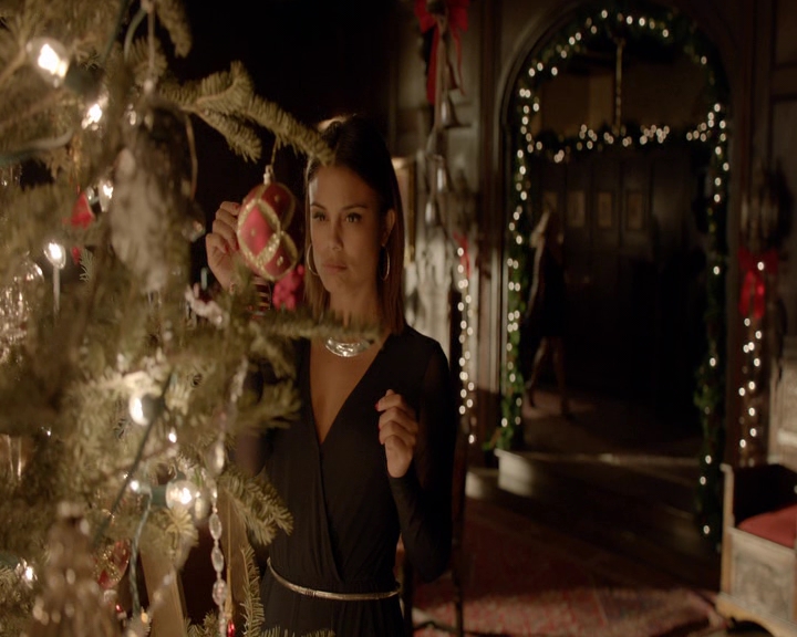 VampireDiaries-dot-nl_VVampireDiaries-dot-nl_VampireDiaries-8x07TheNextTimeIHurtSomebodyItCouldBeYou0776.jpg