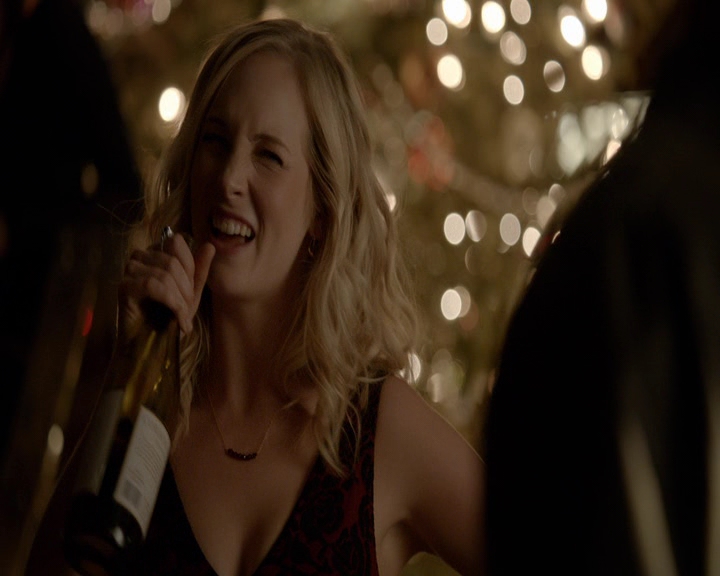 VampireDiaries-dot-nl_VVampireDiaries-dot-nl_VampireDiaries-8x07TheNextTimeIHurtSomebodyItCouldBeYou0812.jpg