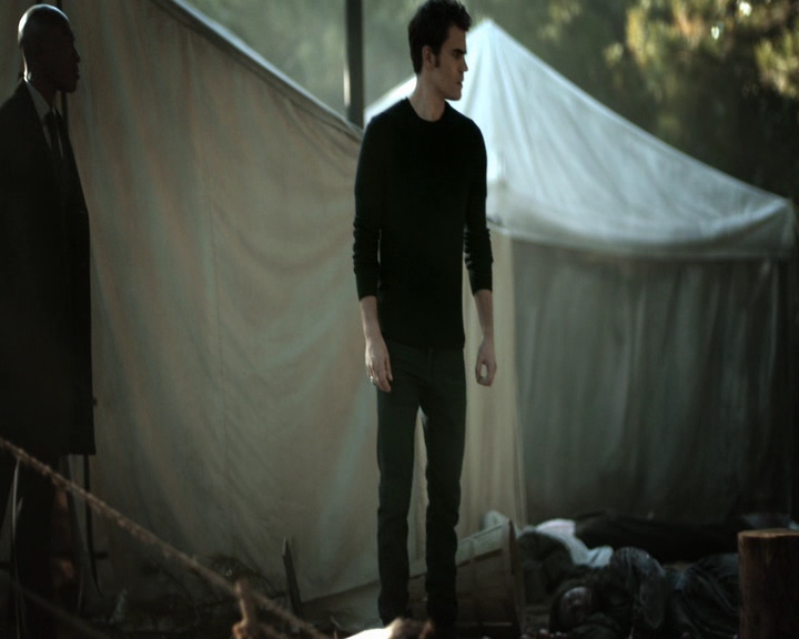 VampireDiaries-dot-nl_VVampireDiaries-dot-nl_VampireDiaries-8x07TheNextTimeIHurtSomebodyItCouldBeYou0874.jpg