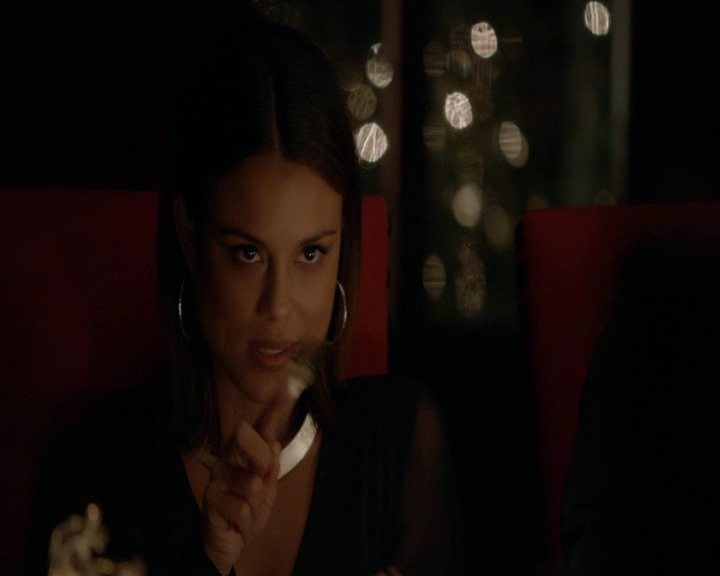 VampireDiaries-dot-nl_VVampireDiaries-dot-nl_VampireDiaries-8x07TheNextTimeIHurtSomebodyItCouldBeYou1123.jpg