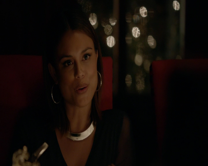 VampireDiaries-dot-nl_VVampireDiaries-dot-nl_VampireDiaries-8x07TheNextTimeIHurtSomebodyItCouldBeYou1124.jpg