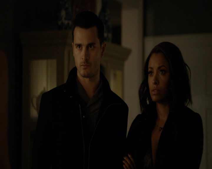 VampireDiaries-dot-nl_VVampireDiaries-dot-nl_VampireDiaries-8x07TheNextTimeIHurtSomebodyItCouldBeYou1134.jpg
