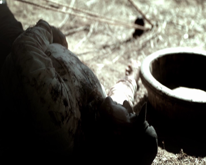 VampireDiaries-dot-nl_VVampireDiaries-dot-nl_VampireDiaries-8x07TheNextTimeIHurtSomebodyItCouldBeYou1205.jpg