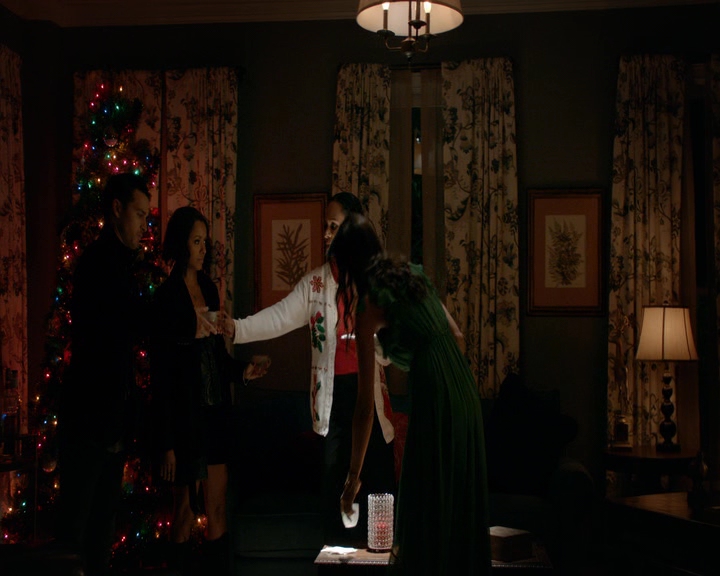 VampireDiaries-dot-nl_VVampireDiaries-dot-nl_VampireDiaries-8x07TheNextTimeIHurtSomebodyItCouldBeYou1306.jpg