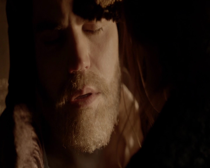 VampireDiaries-dot-nl_VVampireDiaries-dot-nl_VampireDiaries-8x07TheNextTimeIHurtSomebodyItCouldBeYou1355.jpg