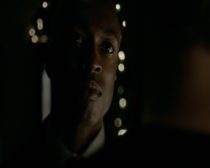 VampireDiaries-dot-nl_VVampireDiaries-dot-nl_VampireDiaries-8x07TheNextTimeIHurtSomebodyItCouldBeYou1811.jpg