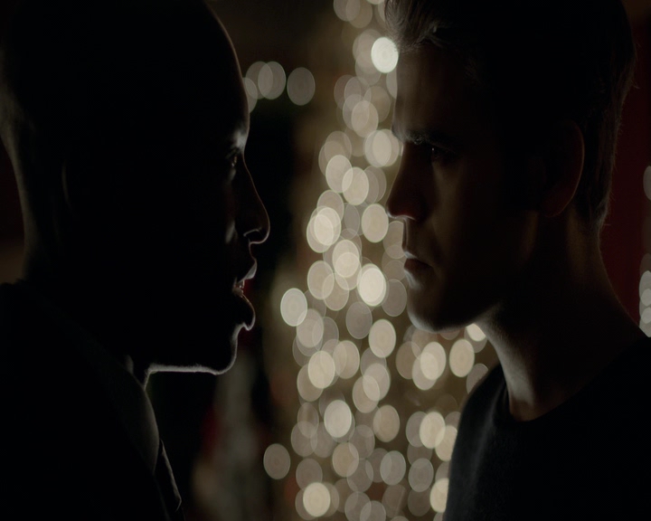 VampireDiaries-dot-nl_VVampireDiaries-dot-nl_VampireDiaries-8x07TheNextTimeIHurtSomebodyItCouldBeYou1821.jpg