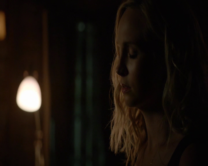 VampireDiaries-dot-nl_VVampireDiaries-dot-nl_VampireDiaries-8x07TheNextTimeIHurtSomebodyItCouldBeYou2009.jpg
