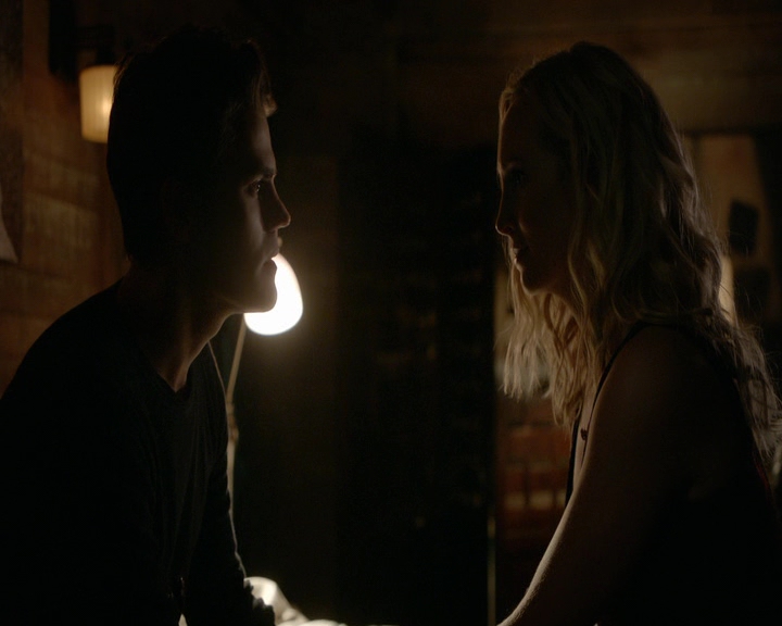 VampireDiaries-dot-nl_VVampireDiaries-dot-nl_VampireDiaries-8x07TheNextTimeIHurtSomebodyItCouldBeYou2025.jpg