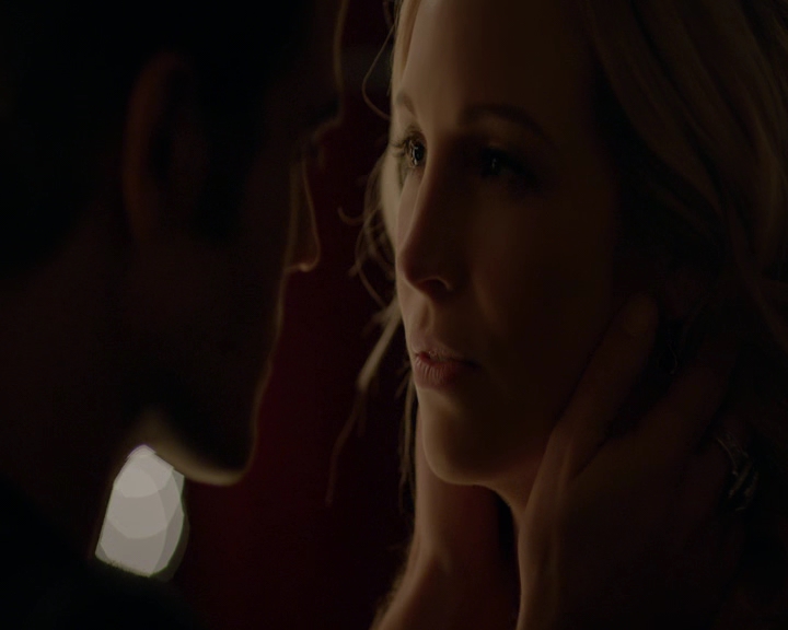 VampireDiaries-dot-nl_VVampireDiaries-dot-nl_VampireDiaries-8x07TheNextTimeIHurtSomebodyItCouldBeYou2059.jpg
