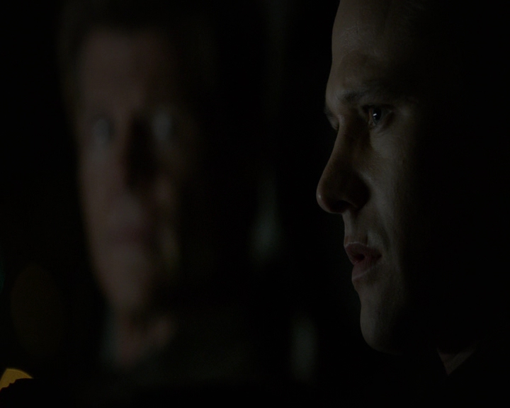 VampireDiaries-dot-nl_VVampireDiaries-dot-nl_VampireDiaries-8x07TheNextTimeIHurtSomebodyItCouldBeYou2176.jpg