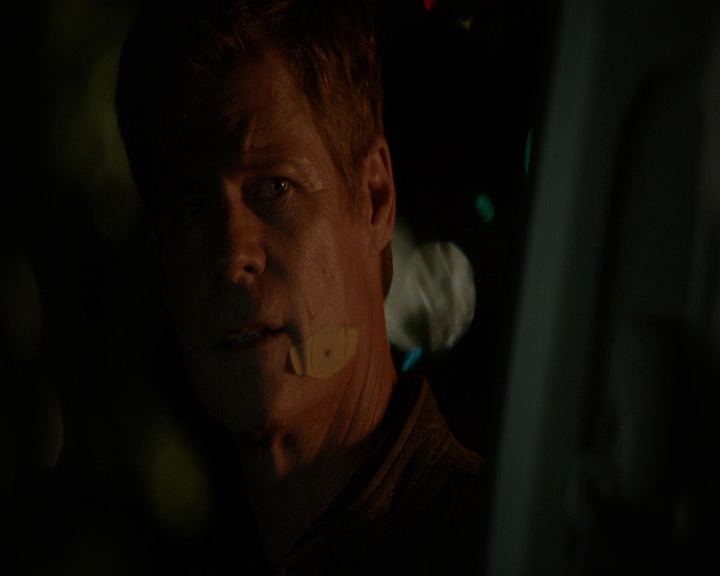 VampireDiaries-dot-nl_VVampireDiaries-dot-nl_VampireDiaries-8x07TheNextTimeIHurtSomebodyItCouldBeYou2191.jpg