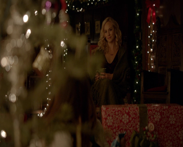 VampireDiaries-dot-nl_VVampireDiaries-dot-nl_VampireDiaries-8x07TheNextTimeIHurtSomebodyItCouldBeYou2207.jpg