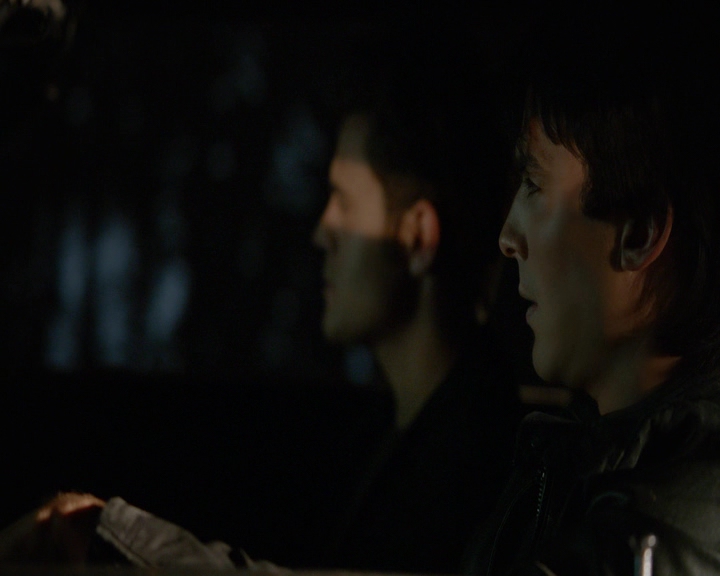 VampireDiaries-dot-nl_VVampireDiaries-dot-nl_VampireDiaries-8x07TheNextTimeIHurtSomebodyItCouldBeYou2294.jpg