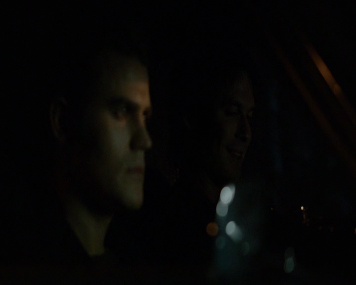 VampireDiaries-dot-nl_VVampireDiaries-dot-nl_VampireDiaries-8x07TheNextTimeIHurtSomebodyItCouldBeYou2300.jpg
