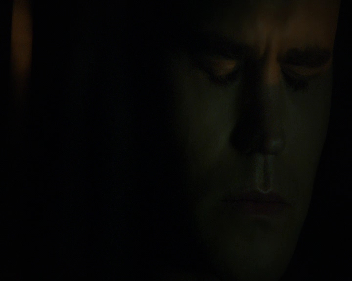 VampireDiaries-dot-nl_VVampireDiaries-dot-nl_VampireDiaries-8x07TheNextTimeIHurtSomebodyItCouldBeYou2324.jpg