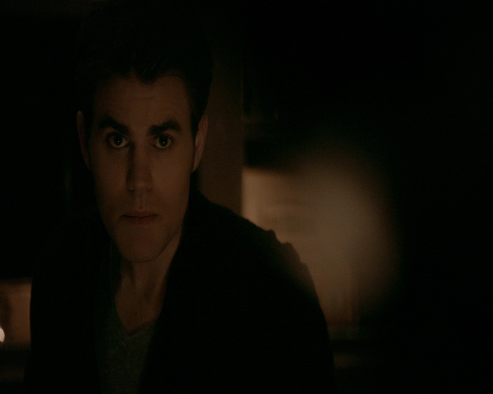 VampireDiaries-dot-nl_VVampireDiaries-dot-nl_VampireDiaries-8x08WeHaveHistoryTogether0142.jpg