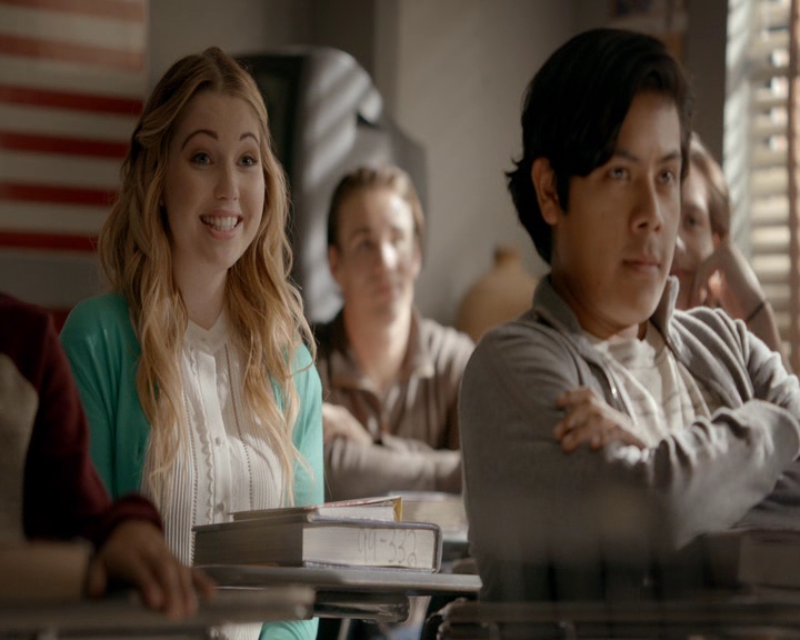VampireDiaries-dot-nl_VVampireDiaries-dot-nl_VampireDiaries-8x08WeHaveHistoryTogether0394.jpg