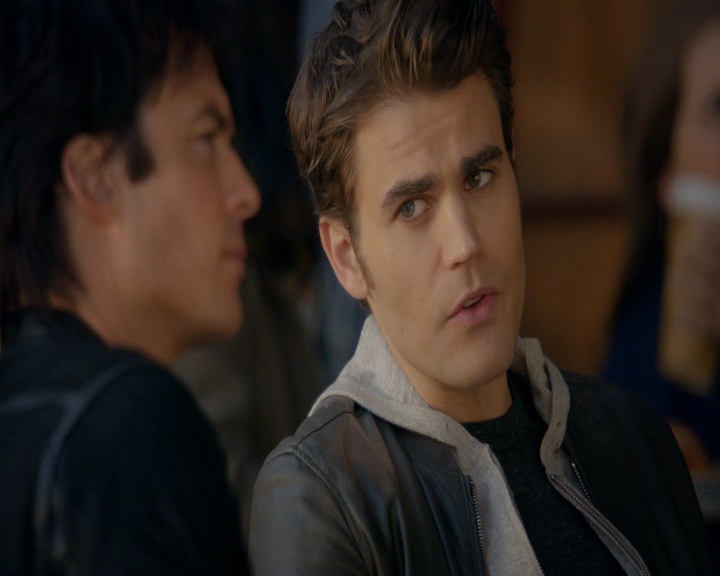 VampireDiaries-dot-nl_VVampireDiaries-dot-nl_VampireDiaries-8x08WeHaveHistoryTogether0517.jpg