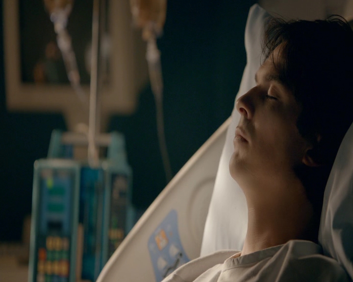 VampireDiaries-dot-nl_VVampireDiaries-dot-nl_VampireDiaries-8x08WeHaveHistoryTogether0589.jpg