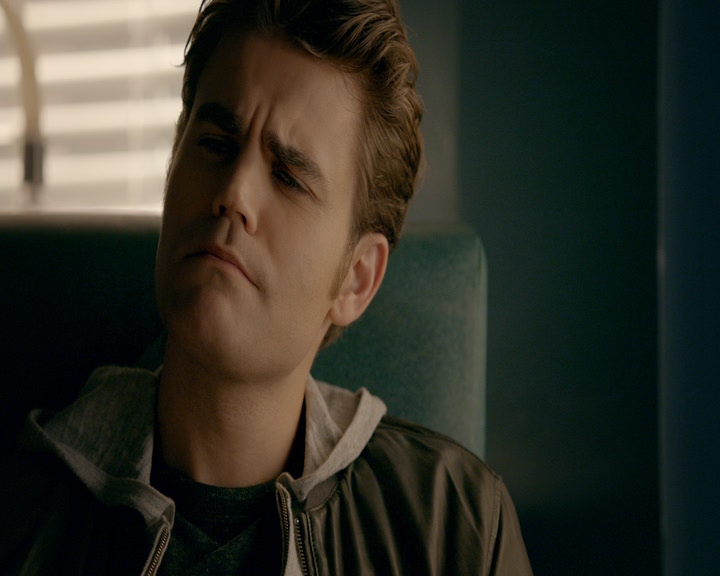 VampireDiaries-dot-nl_VVampireDiaries-dot-nl_VampireDiaries-8x08WeHaveHistoryTogether0596.jpg